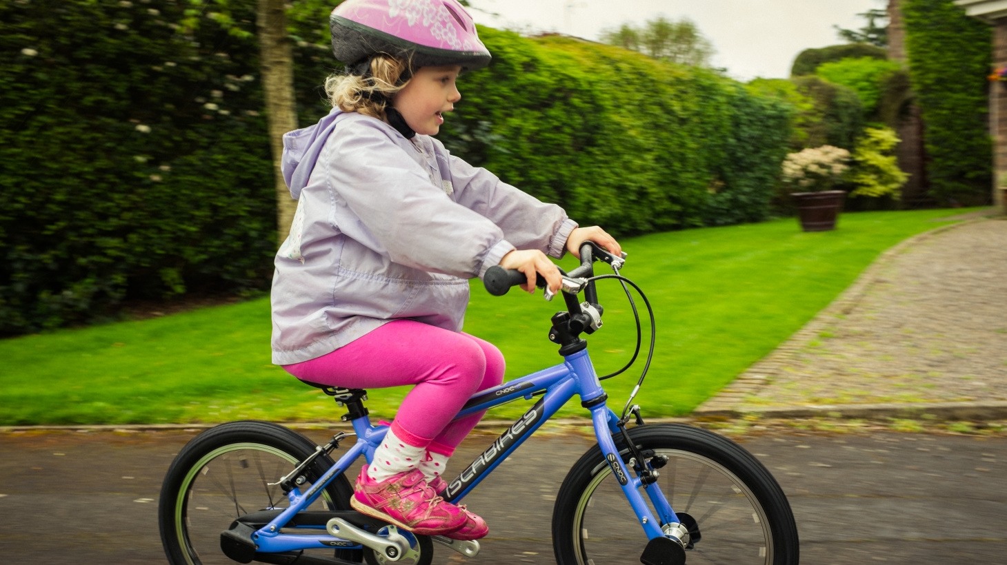 Take fantastic photos of your child riding their new bike our